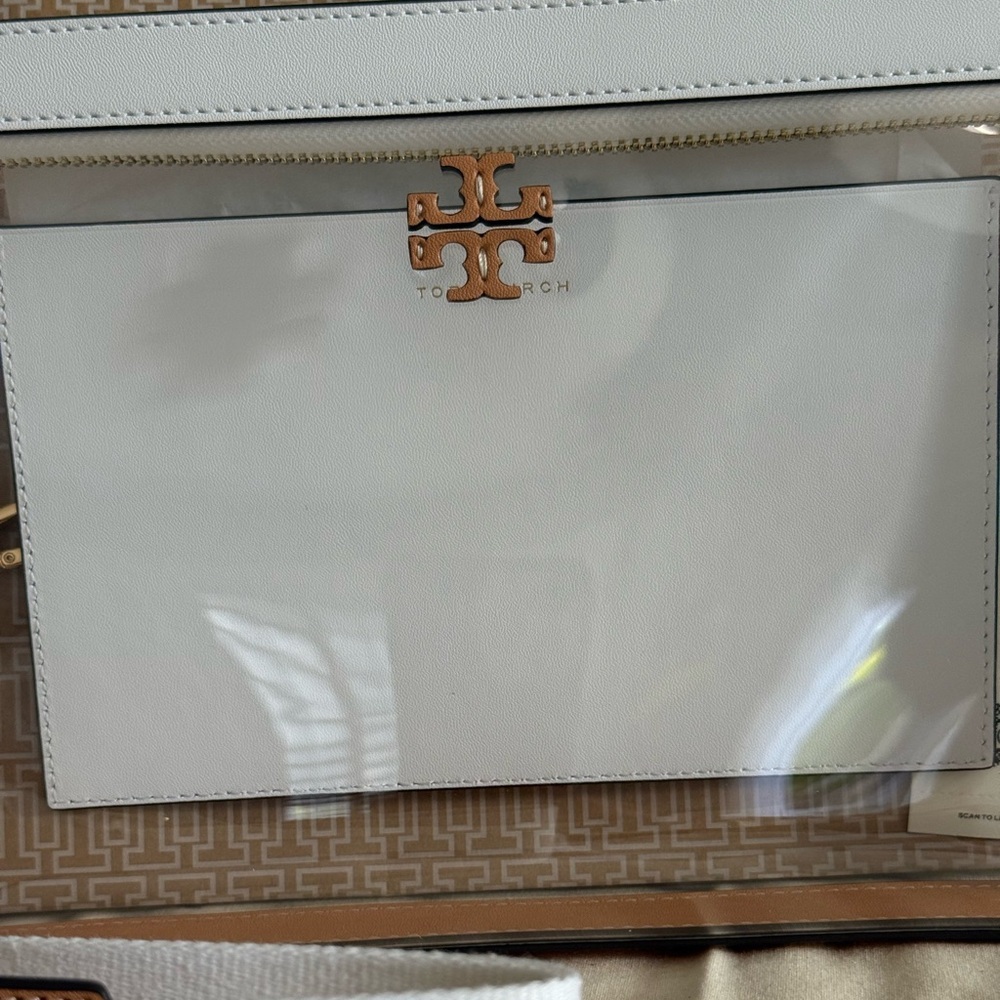 New Tory Burch BLAKE CLEAR SWINGPACK CLEAR / OPTIC WHITE - Picture 5 of 10